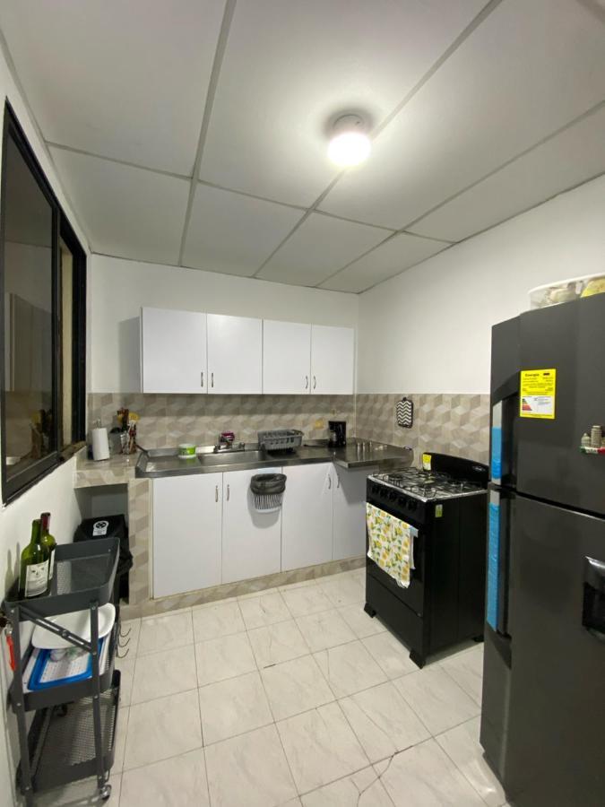 Habitaciones Cerca Al Aeropuerto 2 Cartagena Ngoại thất bức ảnh