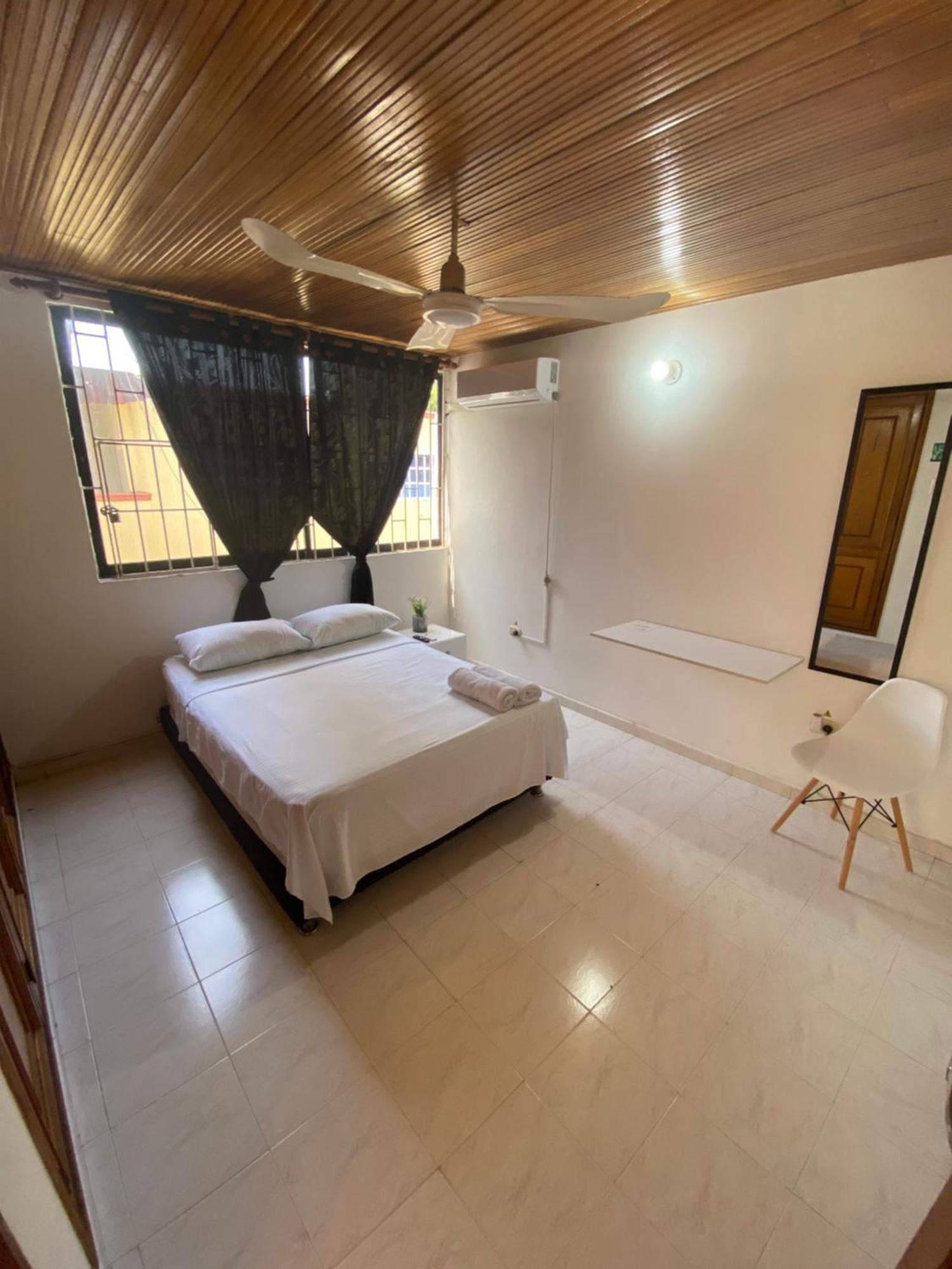 Habitaciones Cerca Al Aeropuerto 2 Cartagena Ngoại thất bức ảnh
